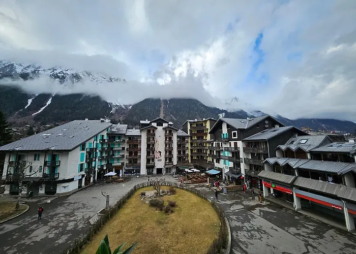 아파트 Cozy With Mountain Views